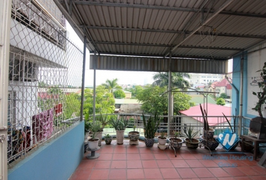 Cheap three bedrooms house for rent in Nghi Tam street, Tay Ho, Ha Noi